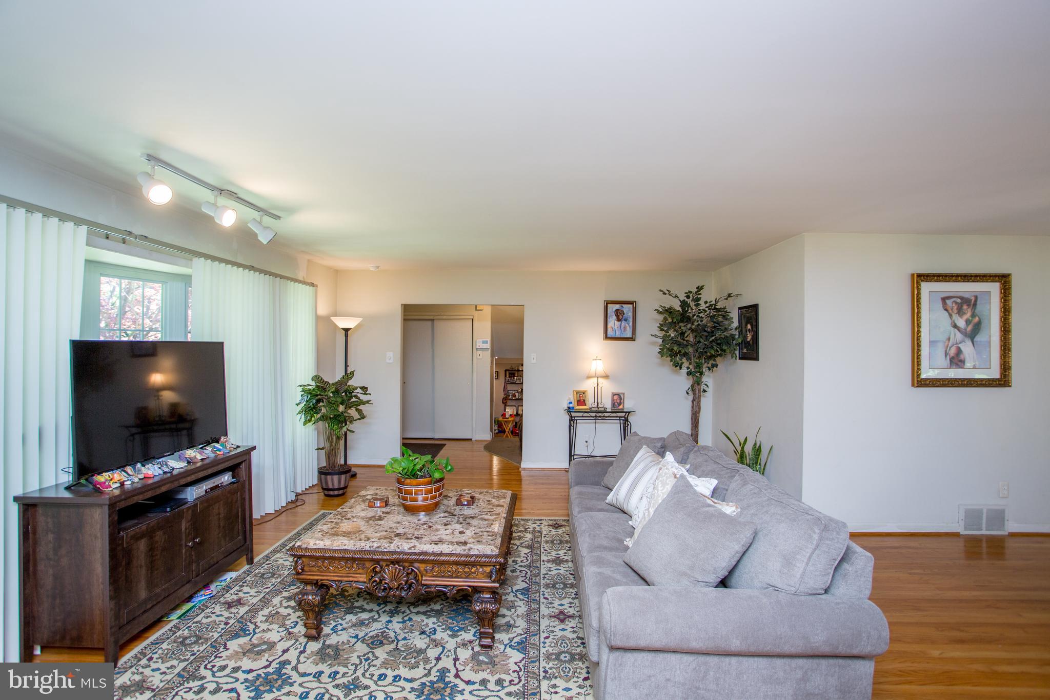 300 Old Farm Road Wyncote, PA 19095 - Photo 8 of 59 Gallery Image 8