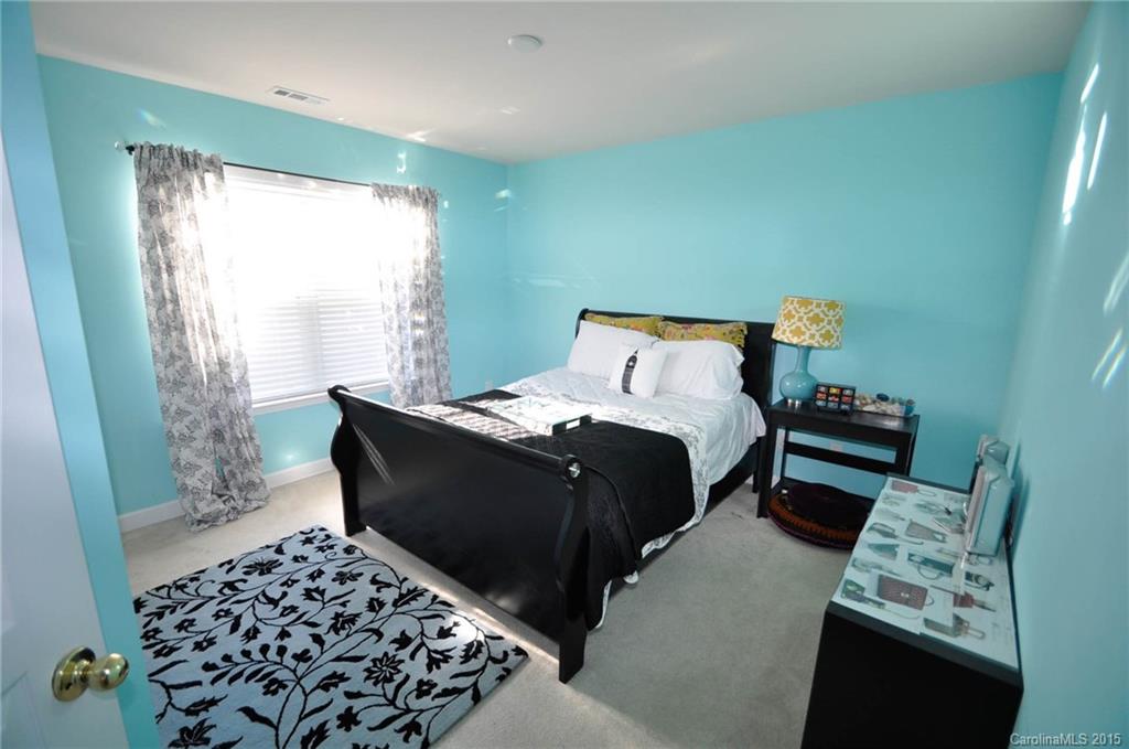 2742 Avalon Loop Road, Unit 12 Charlotte, NC 28269 - Photo 15 of 17 Gallery Image 15