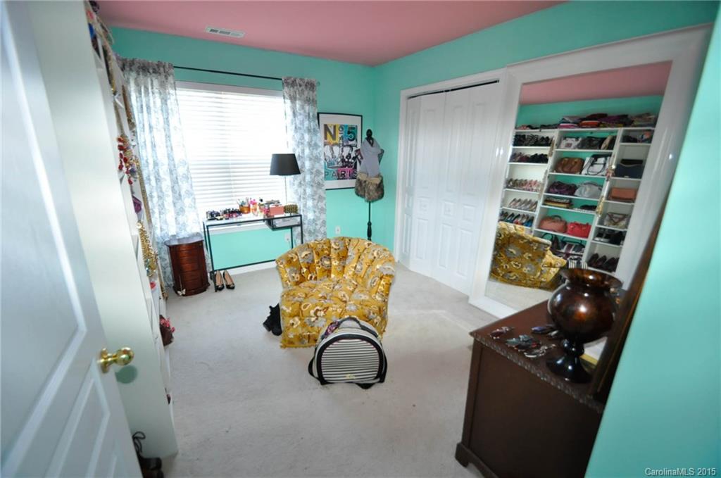 2742 Avalon Loop Road, Unit 12 Charlotte, NC 28269 - Photo 16 of 17 Gallery Image 16