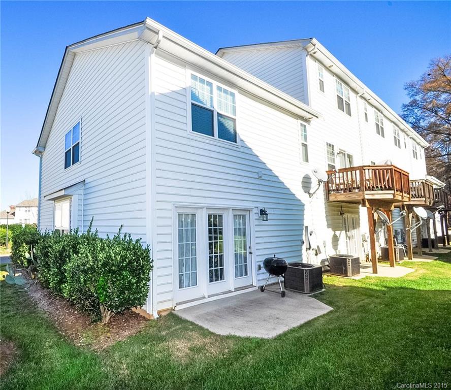 2742 Avalon Loop Road, Unit 12 Charlotte, NC 28269 - Photo 3 of 17 Gallery Image 3
