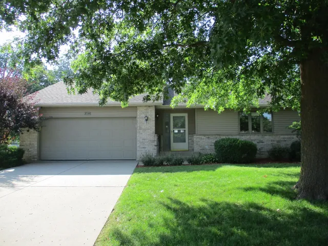 $193,000 | 714 Seminole Drive, Freeport, IL 61032