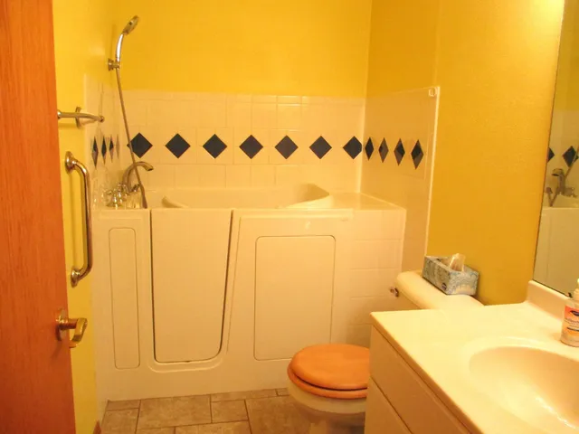 $193,000 | 714 Seminole Drive, Freeport, IL 61032