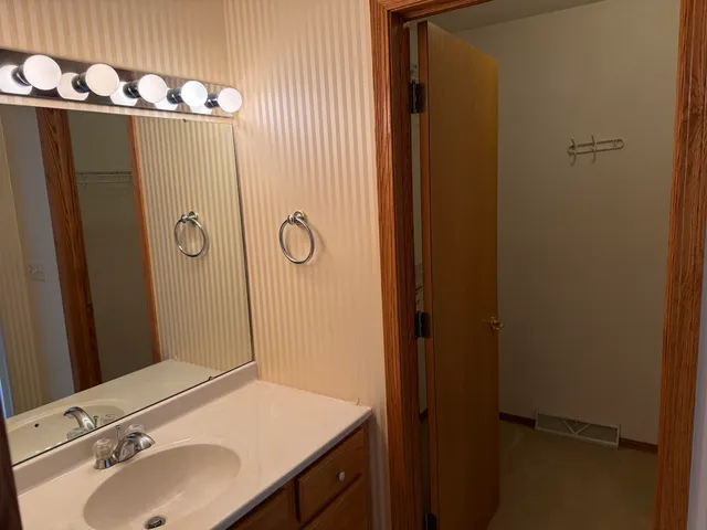 $188,000 | 714 Seminole Drive, Freeport, IL 61032