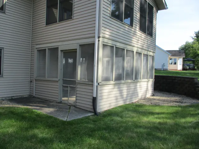 $193,000 | 714 Seminole Drive, Freeport, IL 61032