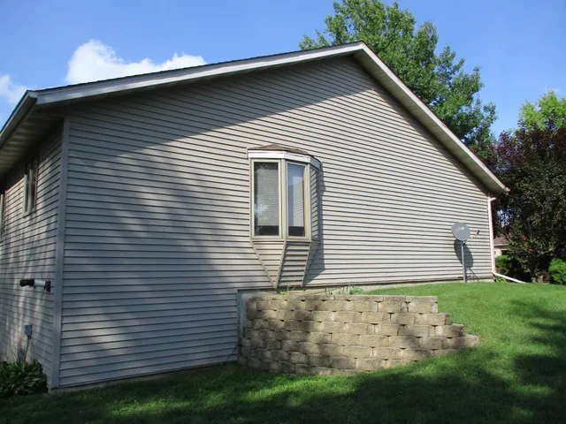 $193,000 | 714 Seminole Drive, Freeport, IL 61032