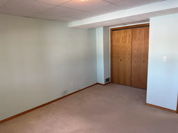 $181,500 | 714 Seminole Drive, Freeport, IL 61032