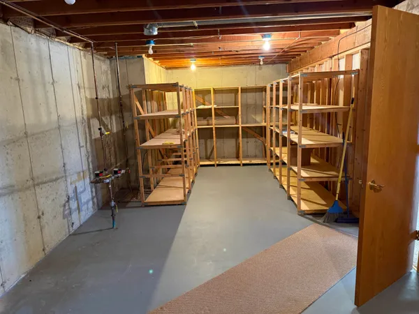 $181,500 | 714 Seminole Drive, Freeport, IL 61032