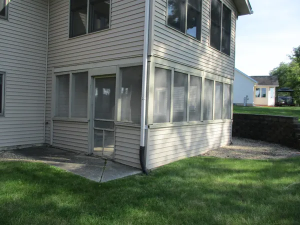 $181,500 | 714 Seminole Drive, Freeport, IL 61032