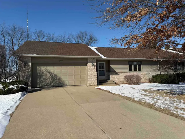 $188,000 | 714 Seminole Drive, Freeport, IL 61032
