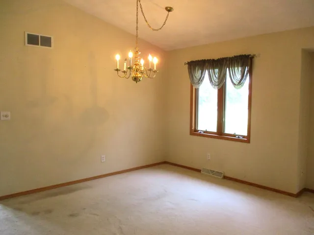 $193,000 | 714 Seminole Drive, Freeport, IL 61032