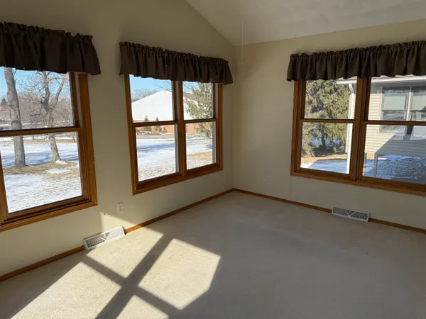 $181,500 | 714 Seminole Drive, Freeport, IL 61032