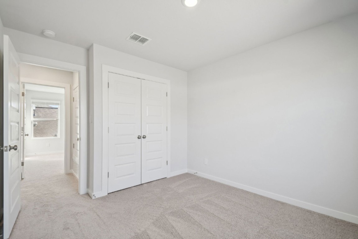 163 Two Bits Lane Elgin, TX 78621 - Photo 21 of 34 a view of room