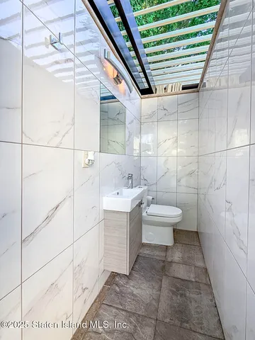 $2,950,000 | 25 Beebe Street | Emerson Hill