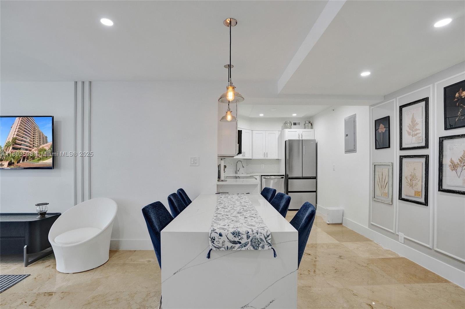 5225 Collins Avenue, Unit 1411 Miami Beach, FL 33140 - Photo 6 of 34