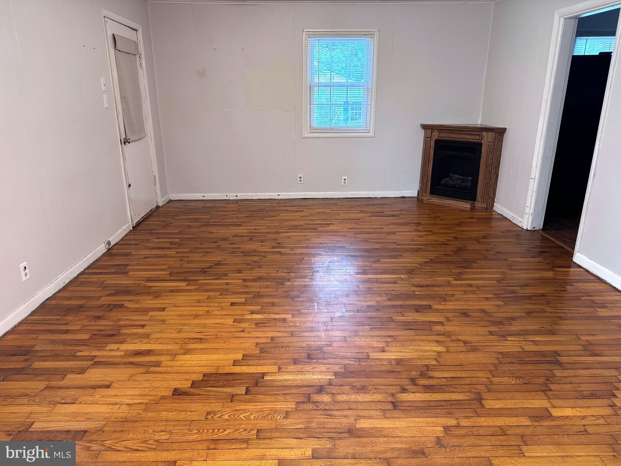 18257 Birmingham Road Culpeper, VA 22701 - Photo 7 of 15 HARDWOOD FLOORS & GAS FIREPLACE