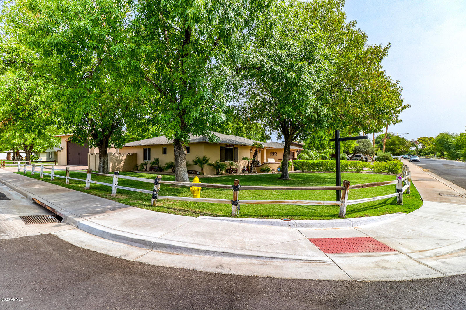 5002 East Earll Drive Phoenix, AZ 85018 - Photo 5 of 52 5