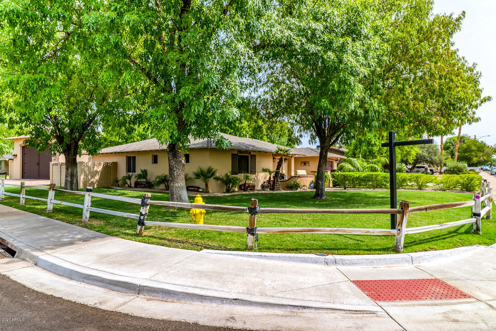 5002 East Earll Drive Phoenix, AZ 85018 - Photo 6 of 52 6