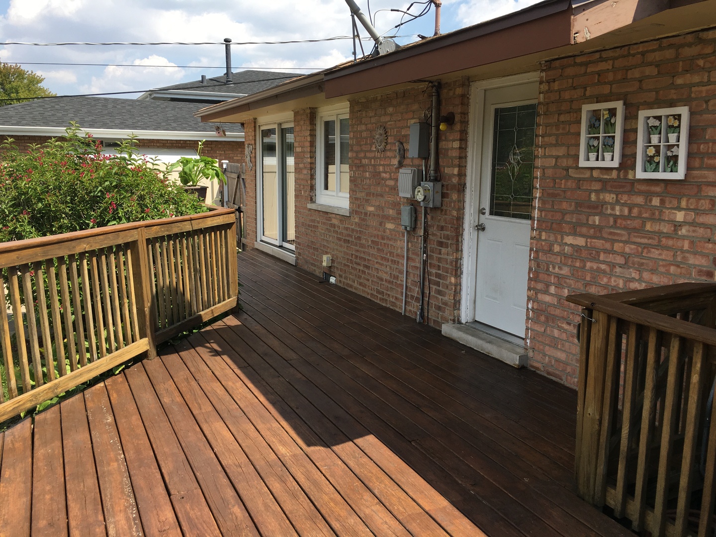 10338 Barnard Drive Chicago Ridge, IL 60415 - Photo 14 of 17 a view of balcony with wooden floor