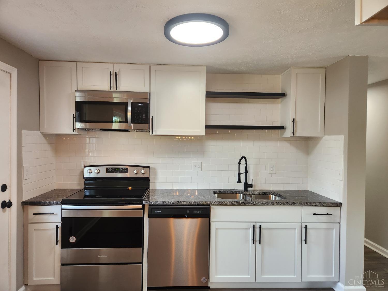 2774 Springdale Road Cincinnati, OH 45251 - Photo 2 of 21