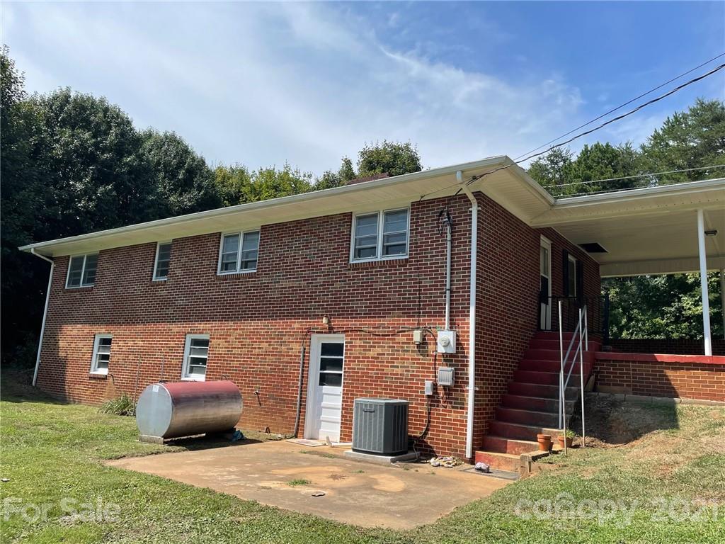 1284 Amherst Road Morganton, NC 28655 - Photo 4 of 11 Gallery Image 4