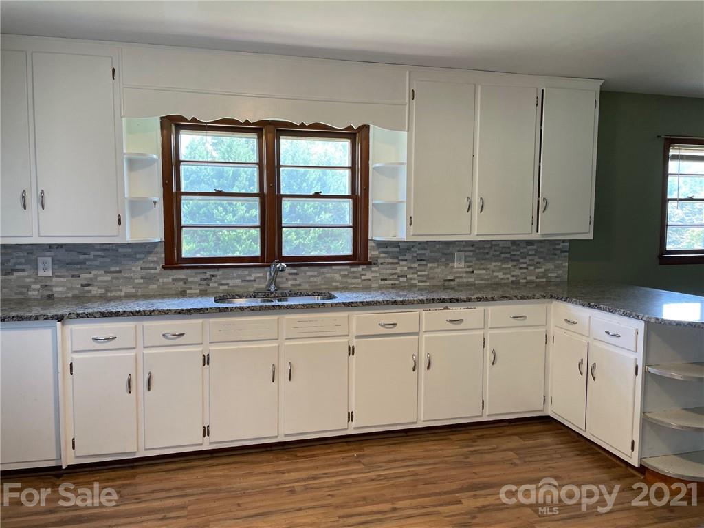 1284 Amherst Road Morganton, NC 28655 - Photo 5 of 11 Gallery Image 5