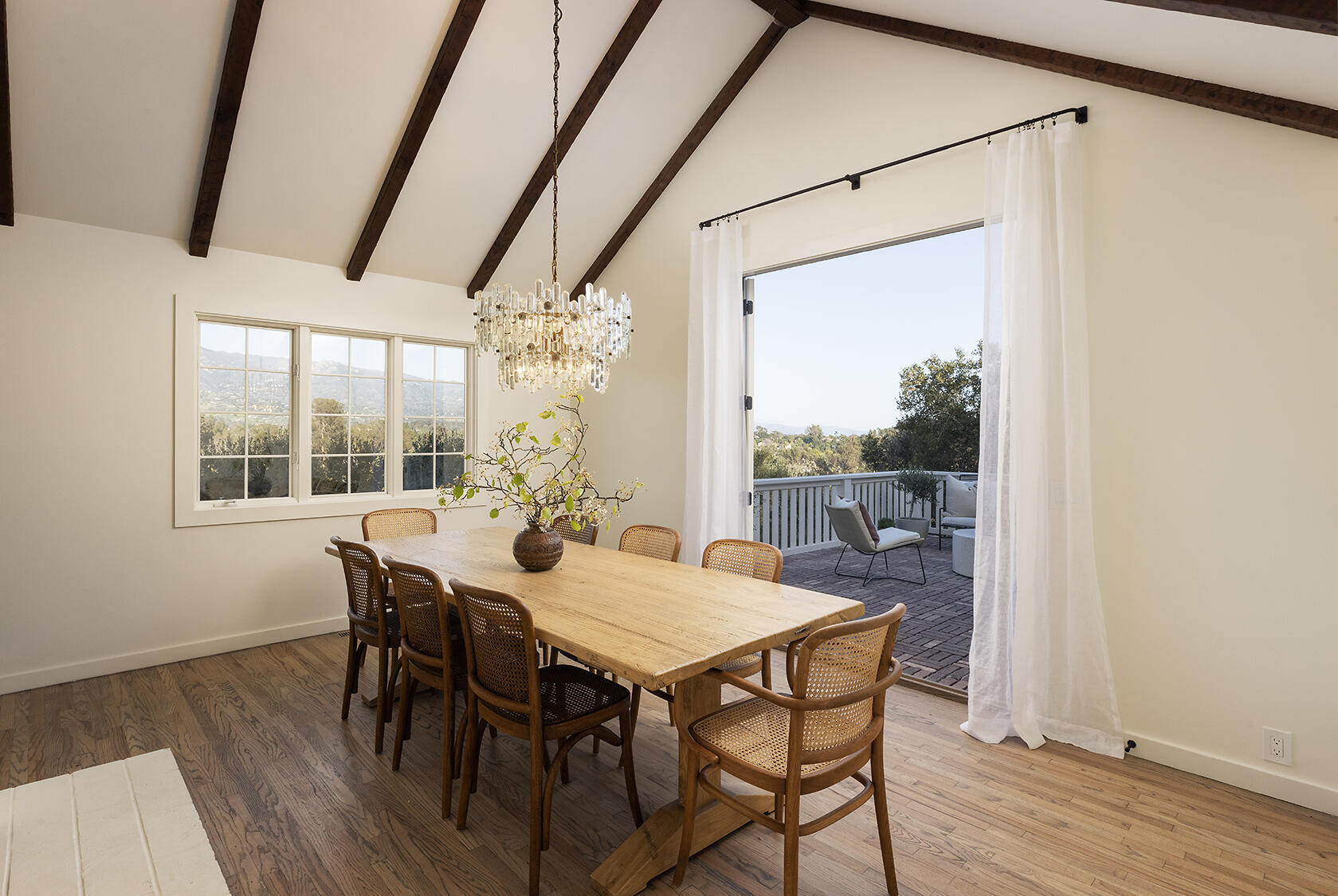 710 Monte Drive Santa Barbara, CA 93110 - Photo 17 of 52 032