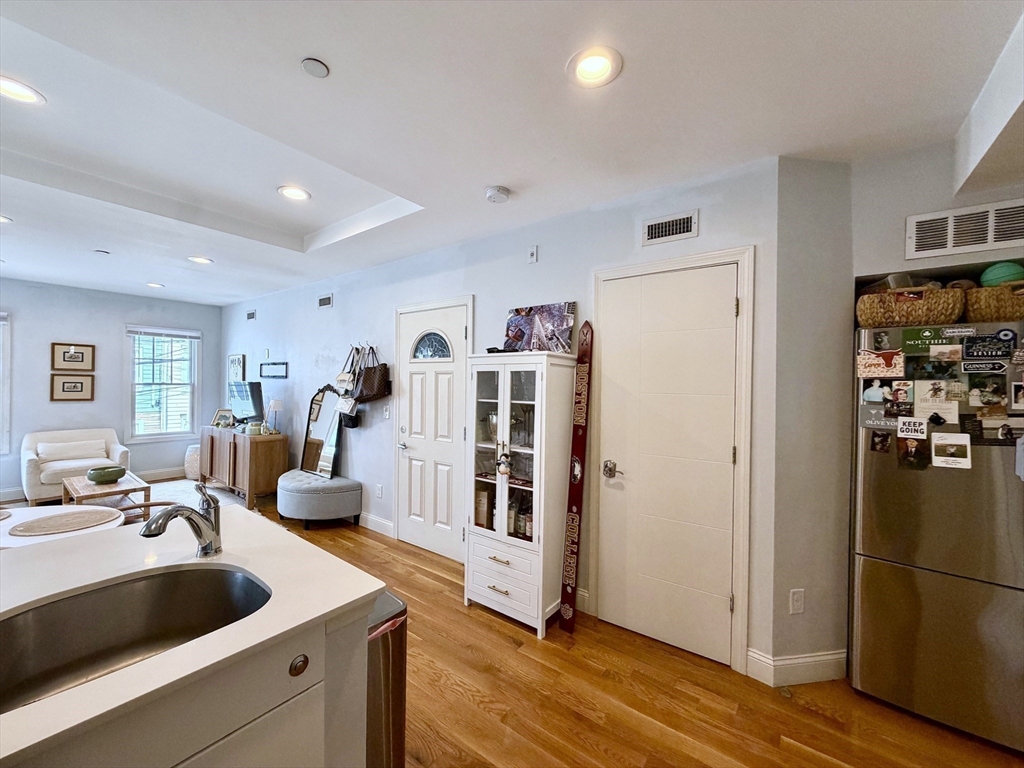 77 F Street, Unit 2 Boston, MA 02127 - Photo 3 of 13