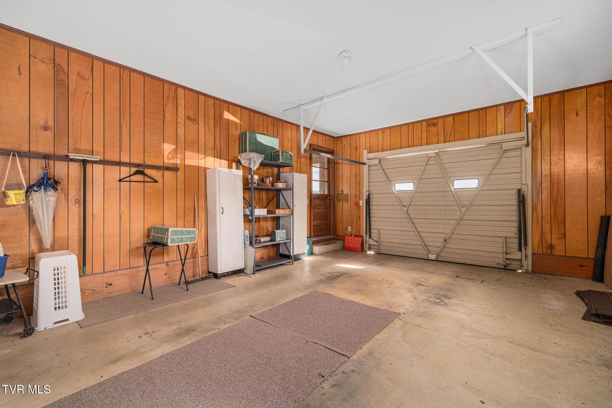 320 Mountain View Street Erwin, TN 37650 - Photo 18 of 44 Garage