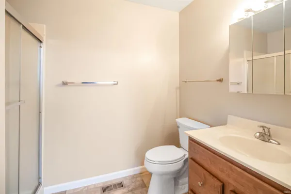 $180,000 | 122 Sunset Drive, Winchester, IN 47394