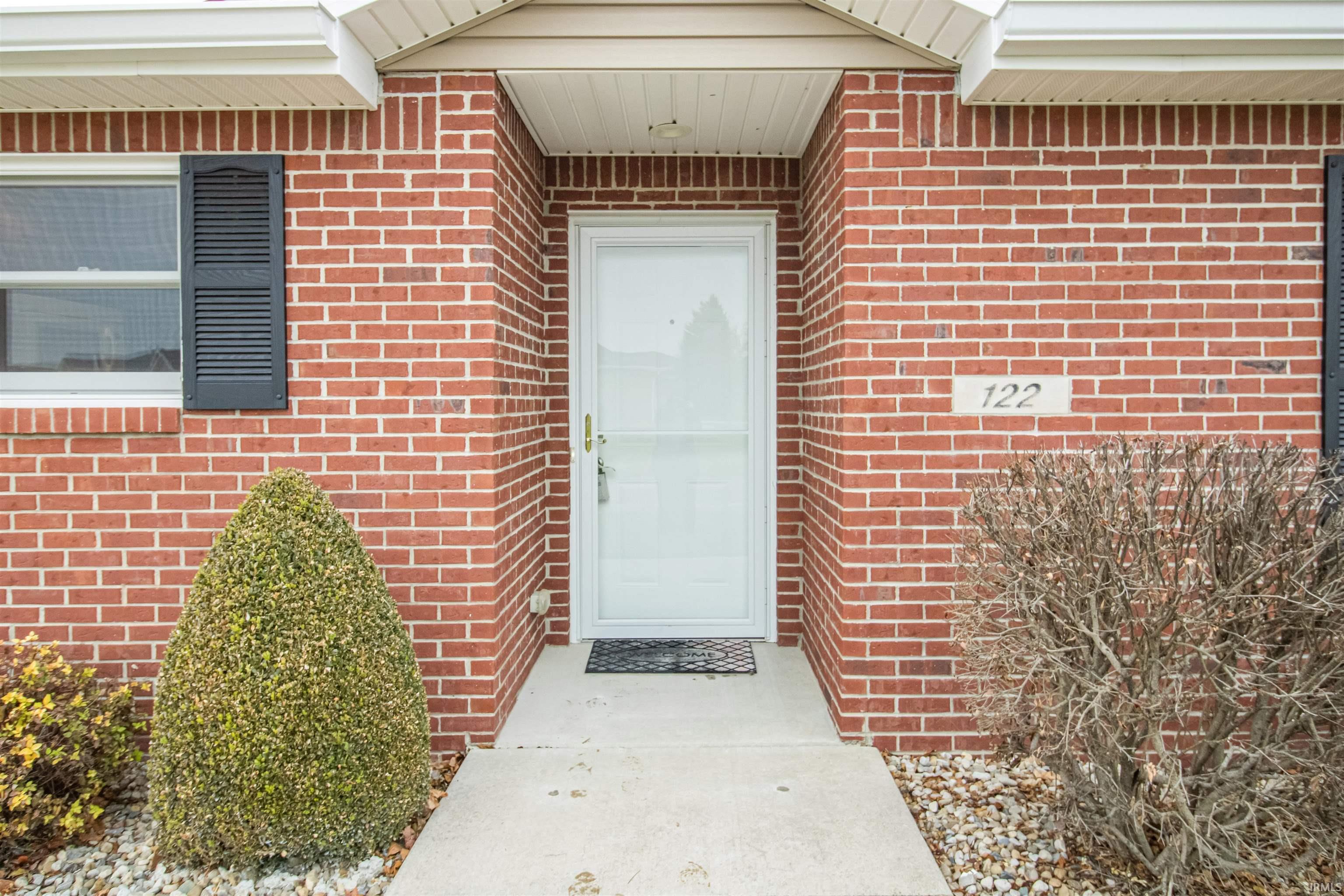 122 Sunset Drive Winchester, IN 47394 - Photo 2 of 21