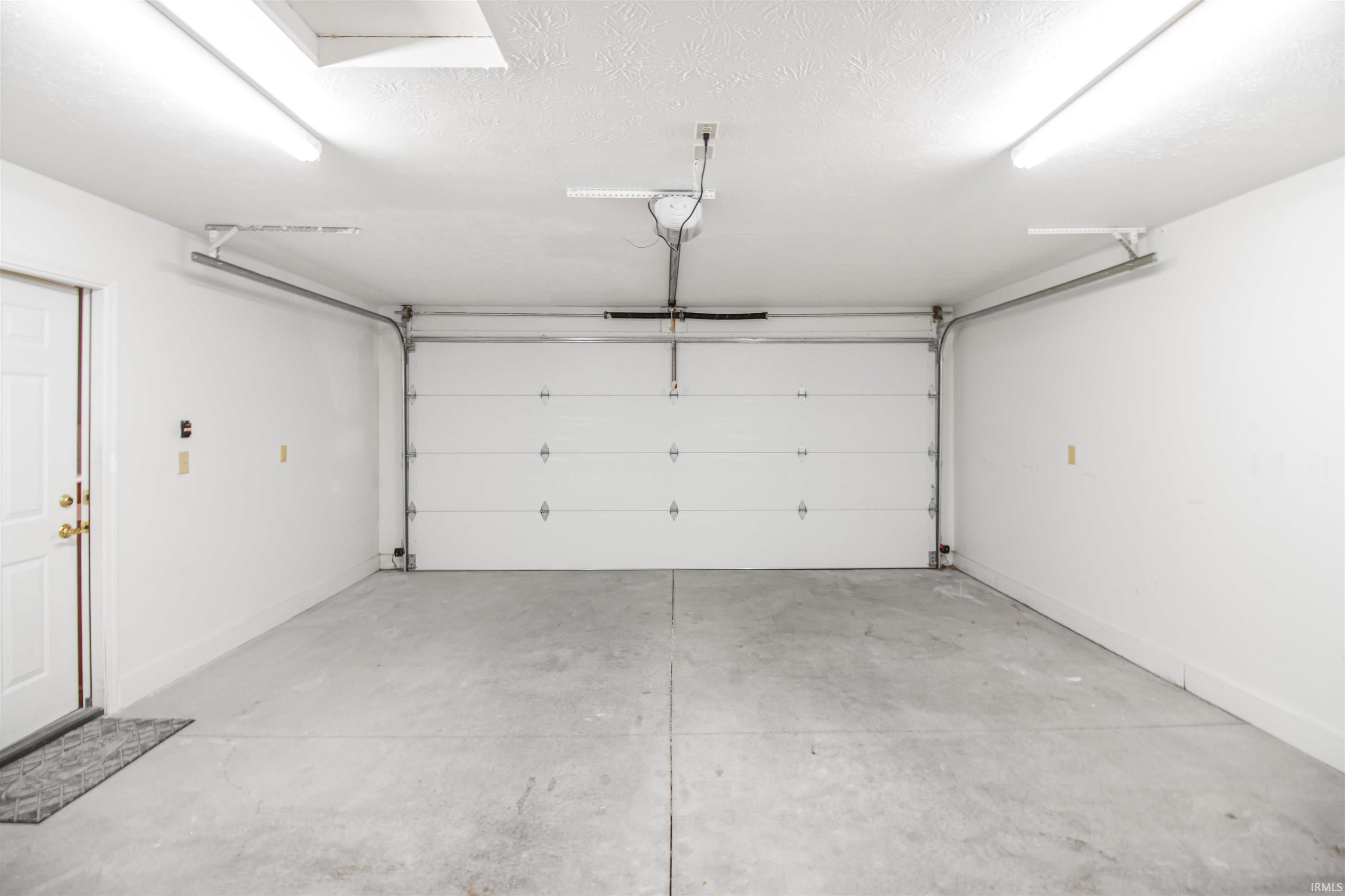 122 Sunset Drive Winchester, IN 47394 - Photo 4 of 21