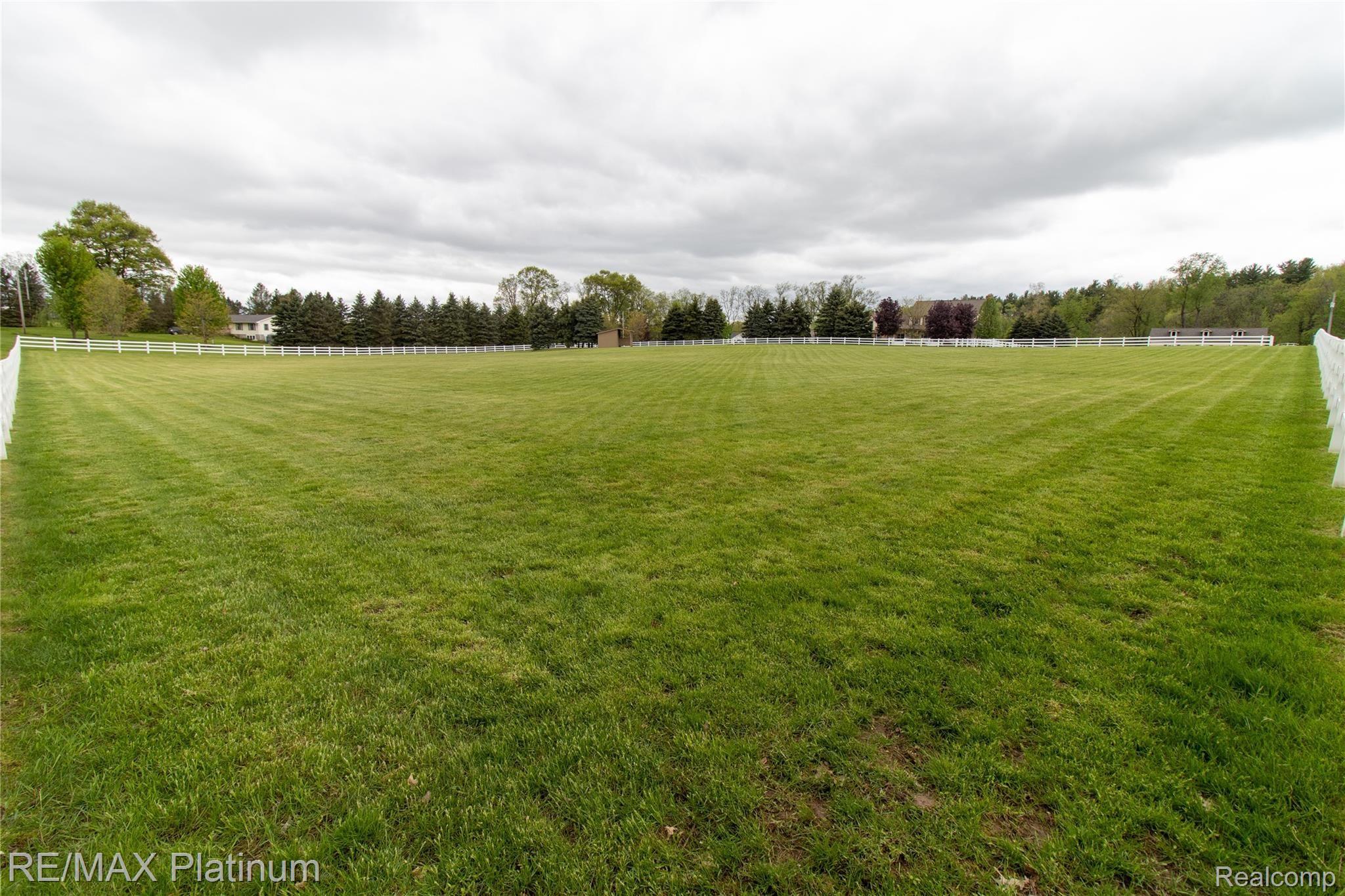 12983 Holtforth Road Fenton, MI 48430 - Photo 87 of 90 87.jpg