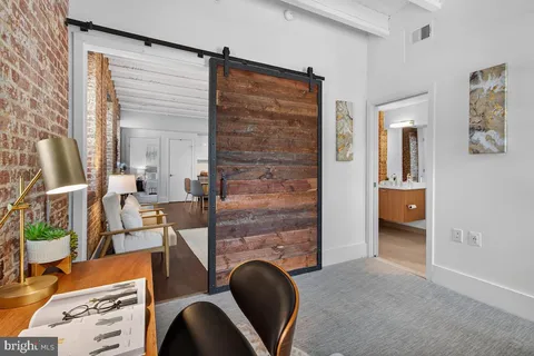 $800,000 | 515 North Washington Street, Unit 105, Alexandria, VA 22314