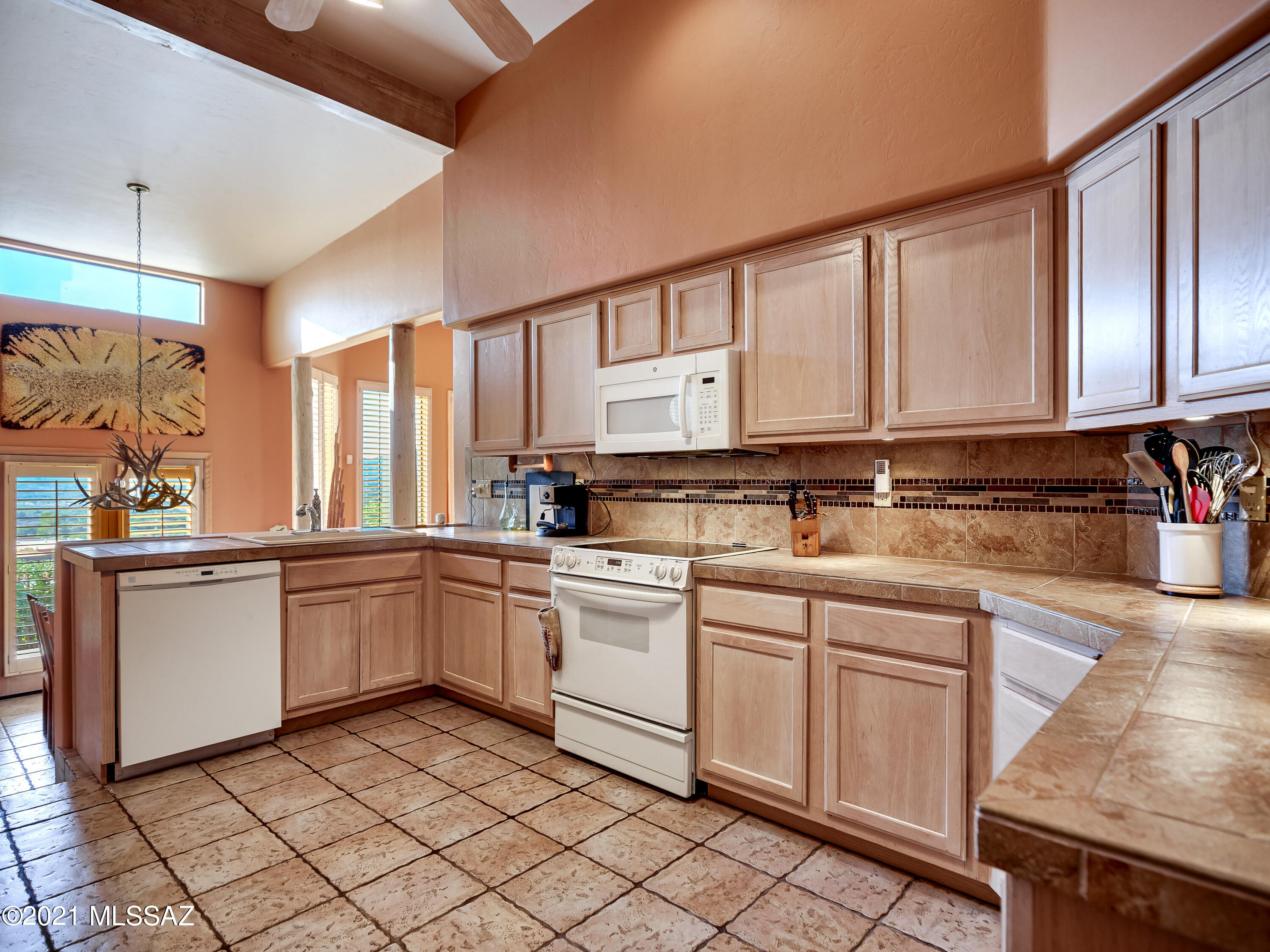 9802 North Ridge Shadow Place Tucson, AZ 85704 - Photo 16 of 38