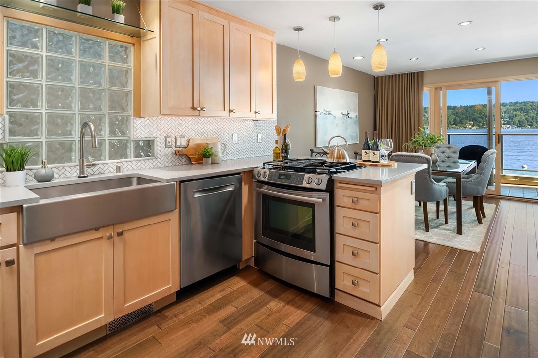 12026 Riviera Place Northeast Seattle, WA 98125 - Photo 13 of 40 Gallery Image 13