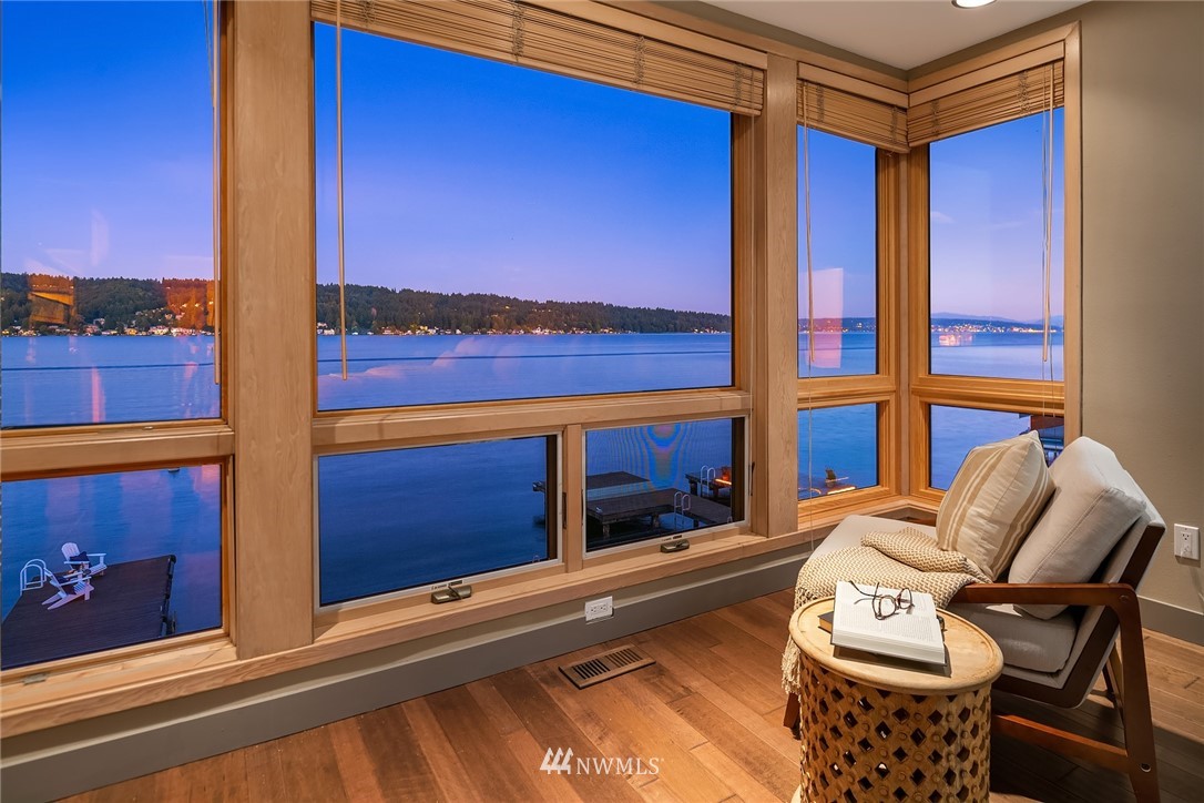 12026 Riviera Place Northeast Seattle, WA 98125 - Photo 19 of 40 Gallery Image 19