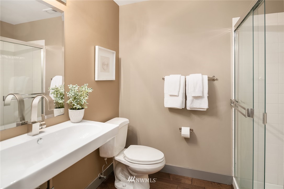 12026 Riviera Place Northeast Seattle, WA 98125 - Photo 28 of 40 Gallery Image 28