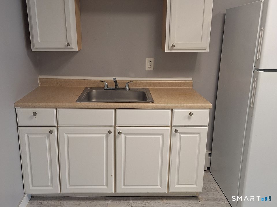 281 Hanover Street, Unit 2 Meriden, CT 06451 - Photo 2 of 2