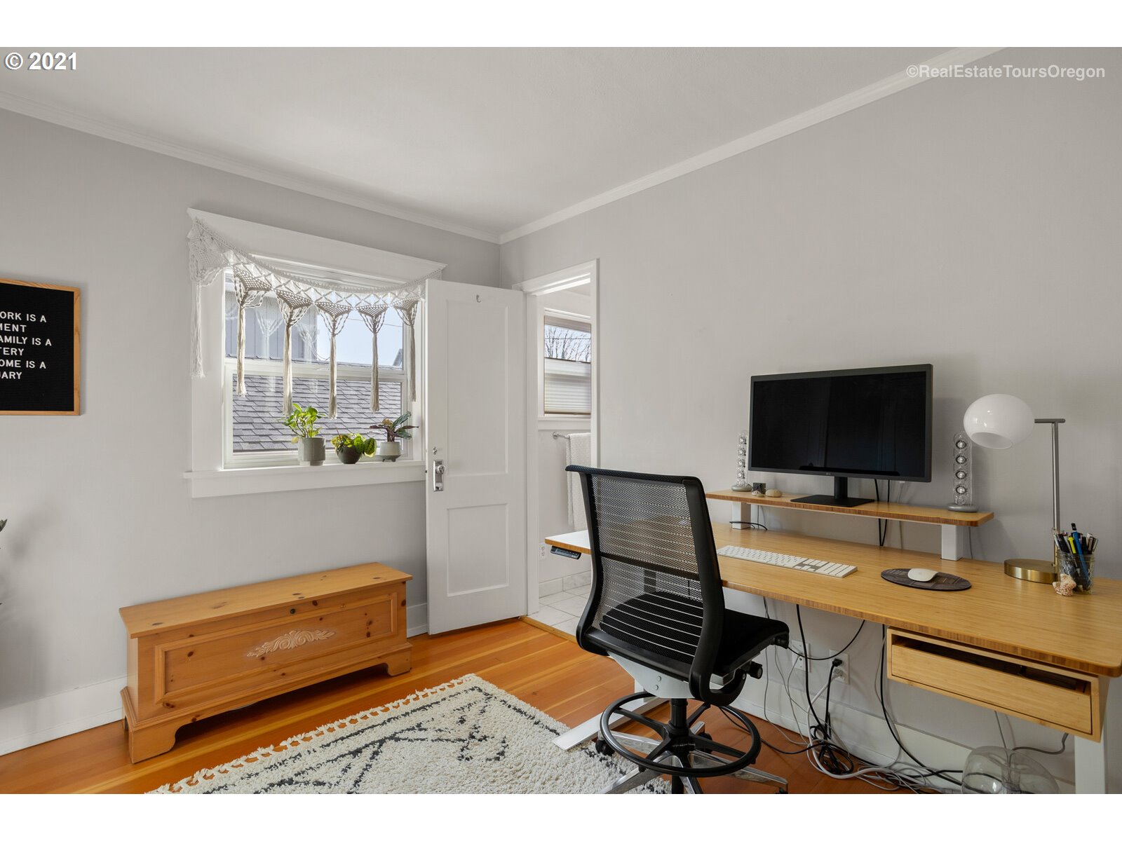1429 Southwest Carson Street Portland, OR 97219 - Photo 23 of 32 Gallery Image 23