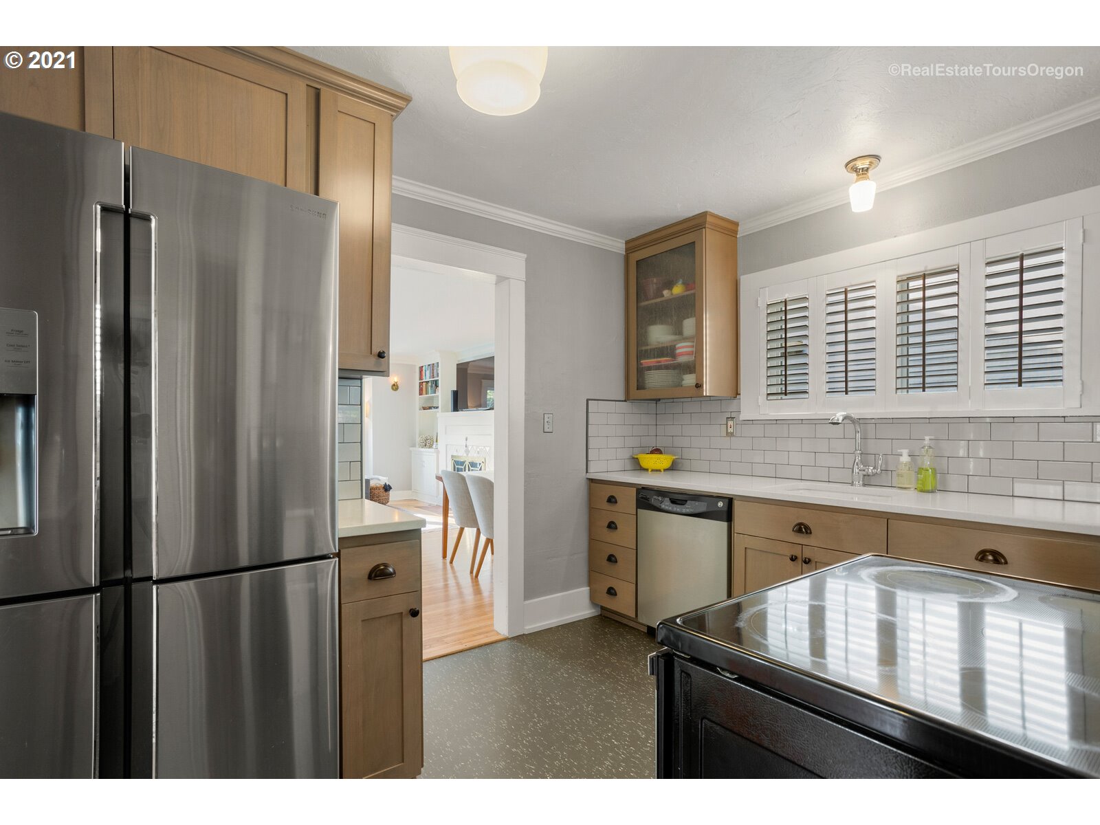1429 Southwest Carson Street Portland, OR 97219 - Photo 10 of 32 Gallery Image 10
