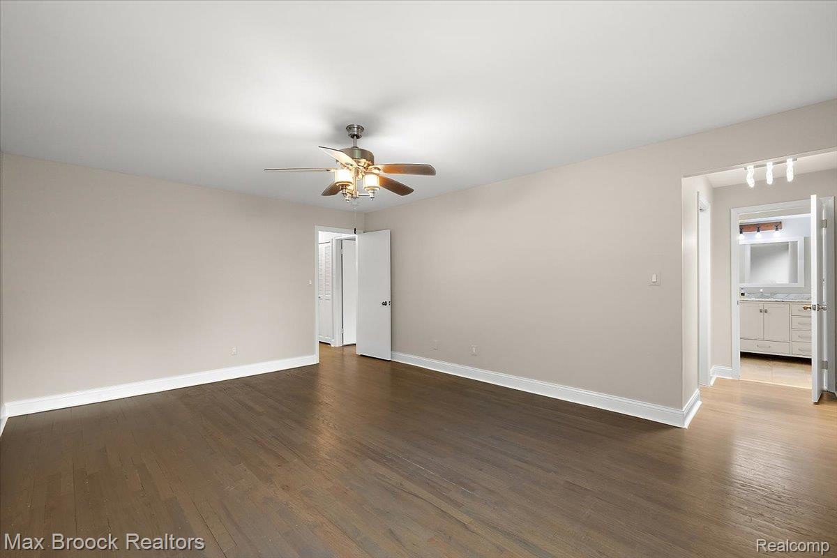 4041 West Maple Road, Unit 101 Bloomfield Hills, MI 48301 - Photo 11 of 20 Primary Bedroom View 2