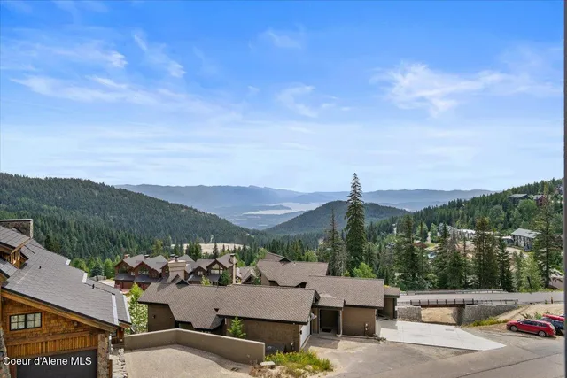 $629,000 | 124 Village Lane, Unit 118, Sandpoint, ID 83864