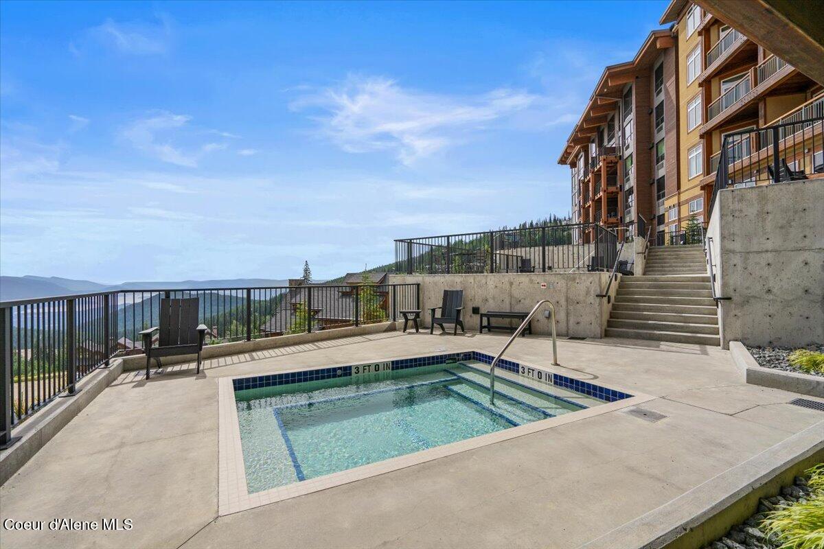 124 Village Lane, Unit 118 Sandpoint, ID 83864 - Photo 24 of 38 33-Hot Tub