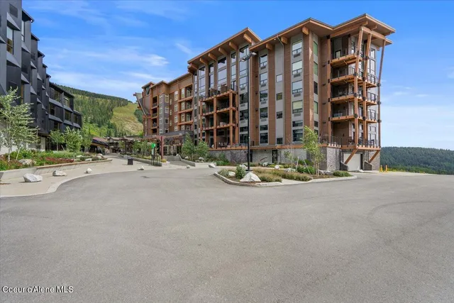 $629,000 | 124 Village Lane, Unit 118, Sandpoint, ID 83864