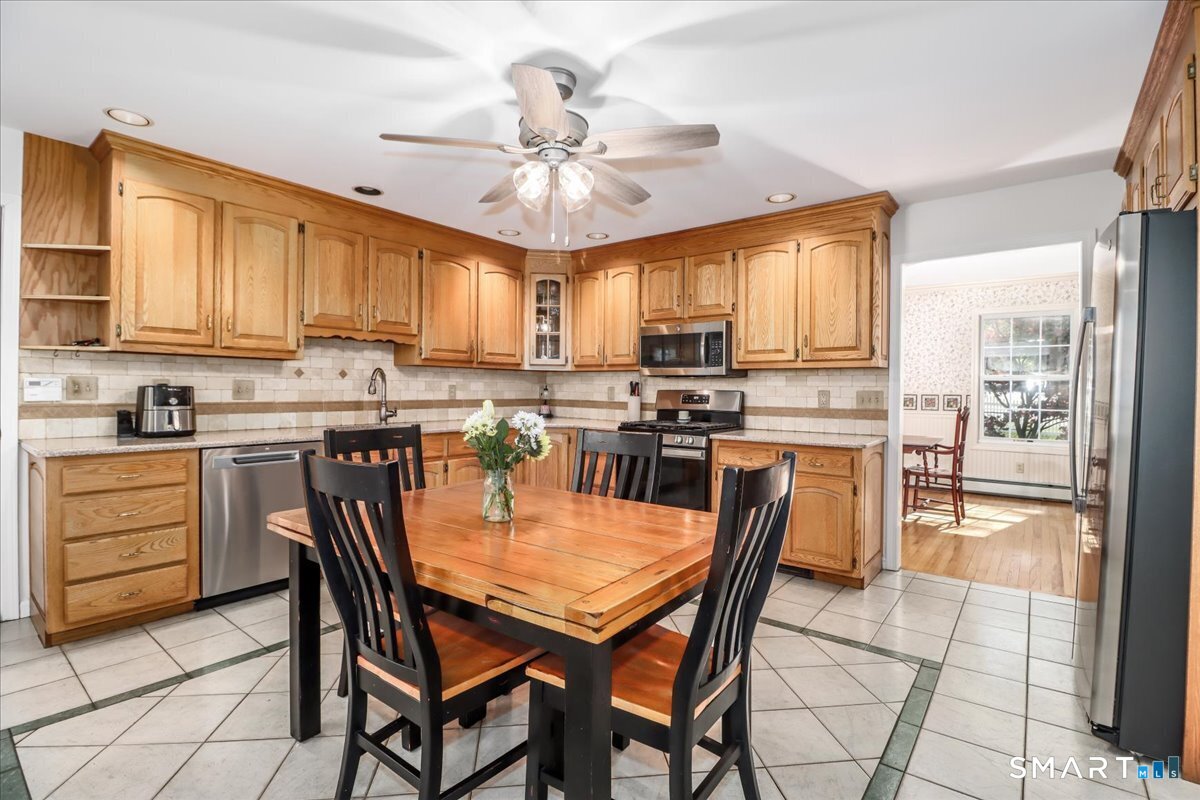315 Booth Hill Road Trumbull, CT 06611 - Photo 7 of 33