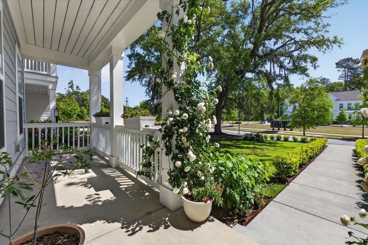 1205 Crooked Oak Road Charleston, SC 29492 - Photo 8 of 46 11-Square One Media - DSC02713