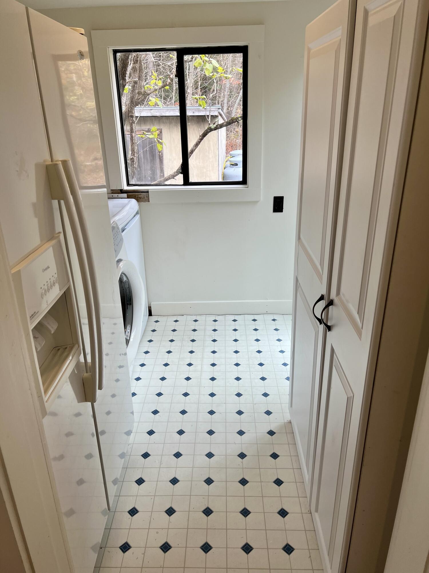 38 Indian Point Road Bar Harbor, ME 04609 - Photo 21 of 75 Laundry room