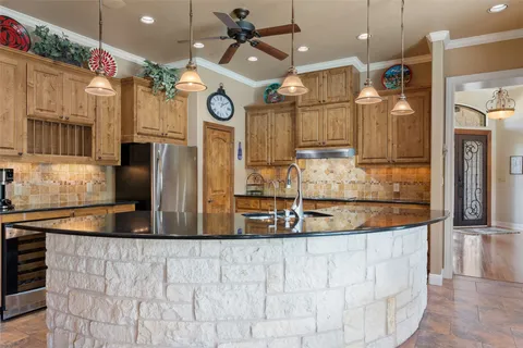$1,195,000 | 208 Hacienda Place, Dripping Springs, TX 78620