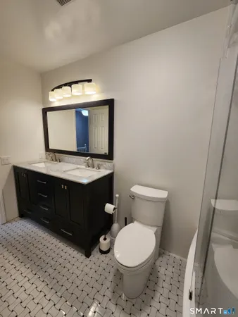 $2,400 | 55 Mill Plain Road, Unit 124, Danbury, CT 06811