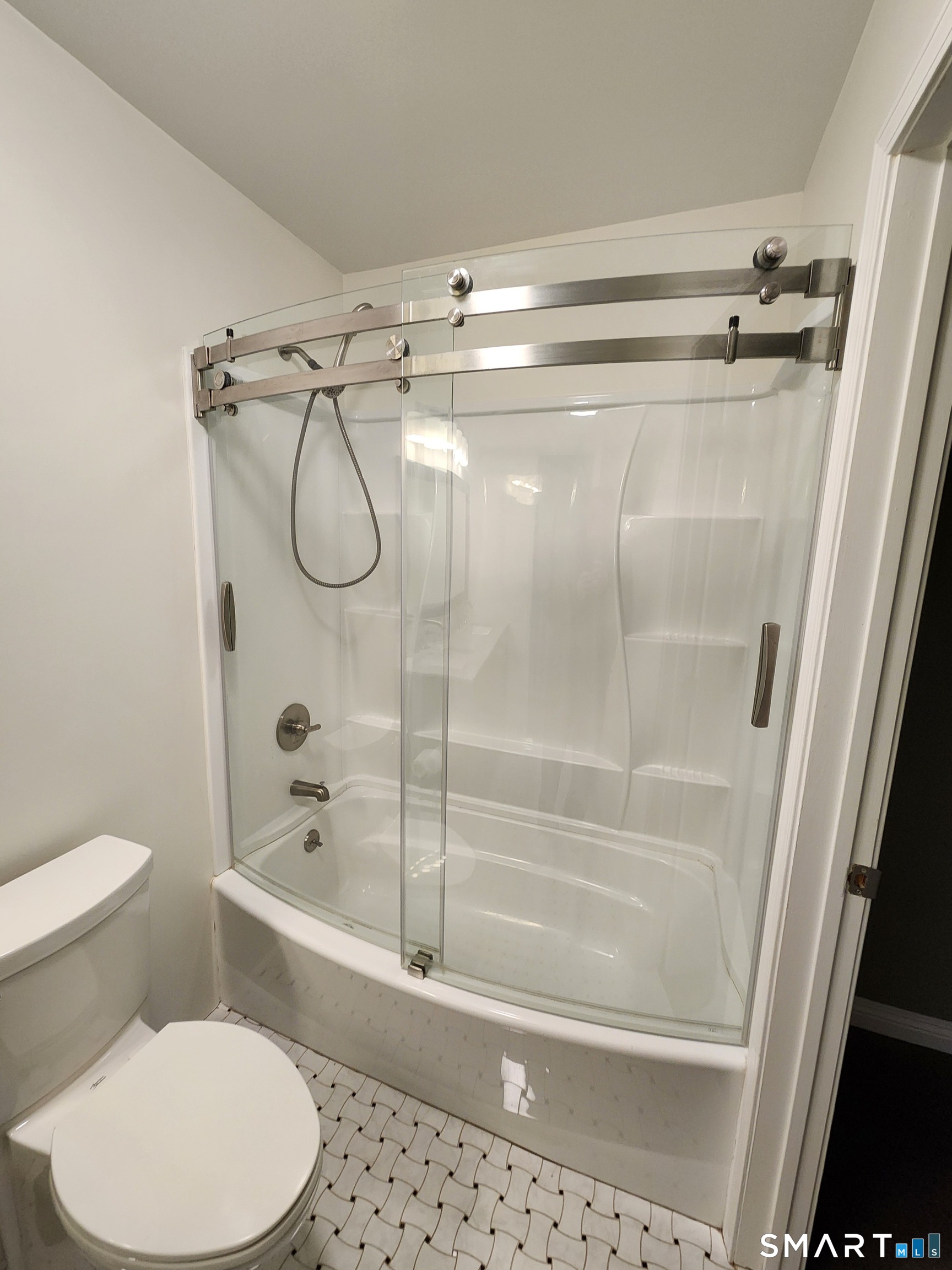 55 Mill Plain Road, Unit 124 Danbury, CT 06811 - Photo 16 of 22